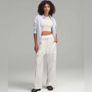 NWT Lululemon Lightweight Adjustable MR Cargo Pant L Bone